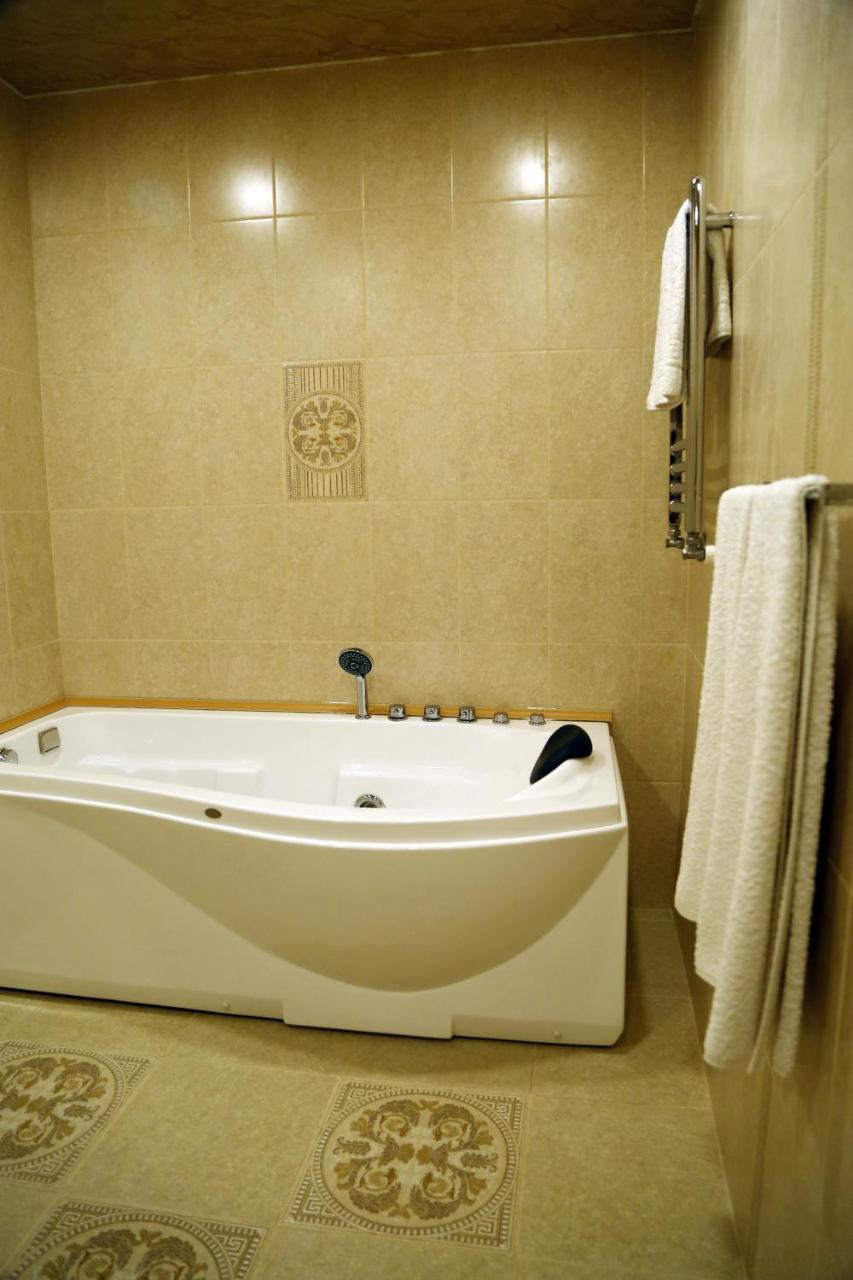 Tomu'S Hotel Gyumri Exterior foto